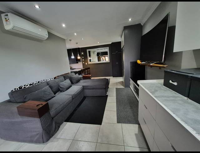2 BEDROOM TOWNHOUSE FOR SALE IN PEACEHAVEN